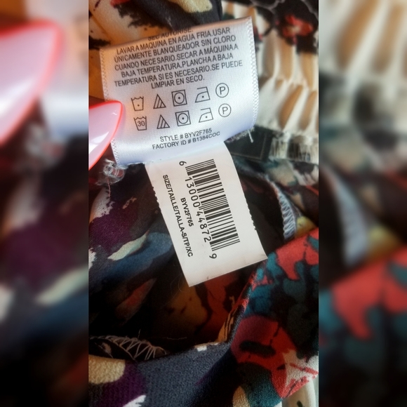 BCBG MaxAzria - High Waisted Wide Leg Pant - Picture 10 of 11